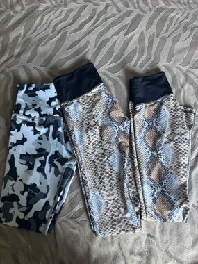 Evolution and Creation Black & White Camo Leggings